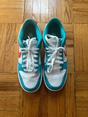 Nike teal and orange dunks. Size 8.5